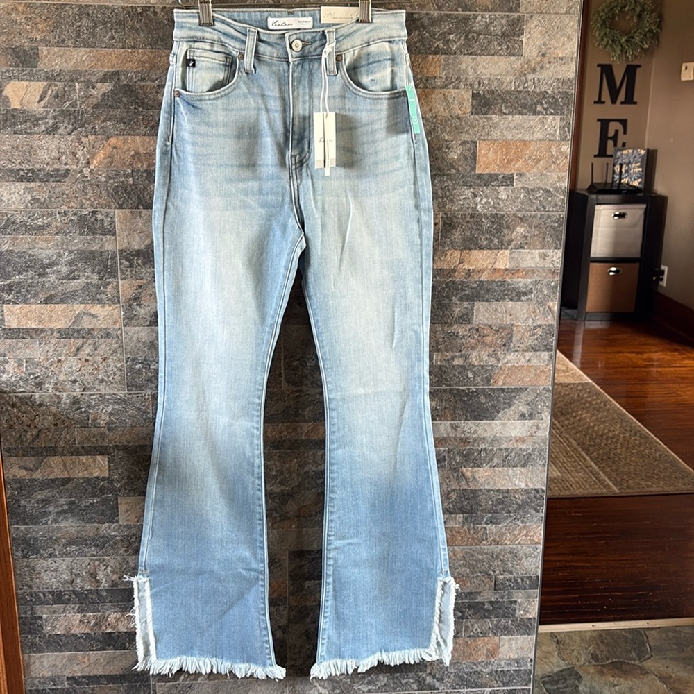 KanCan Signature Curvy High Rise Flare Jeans with Raw Hem Size 27x32 NWT